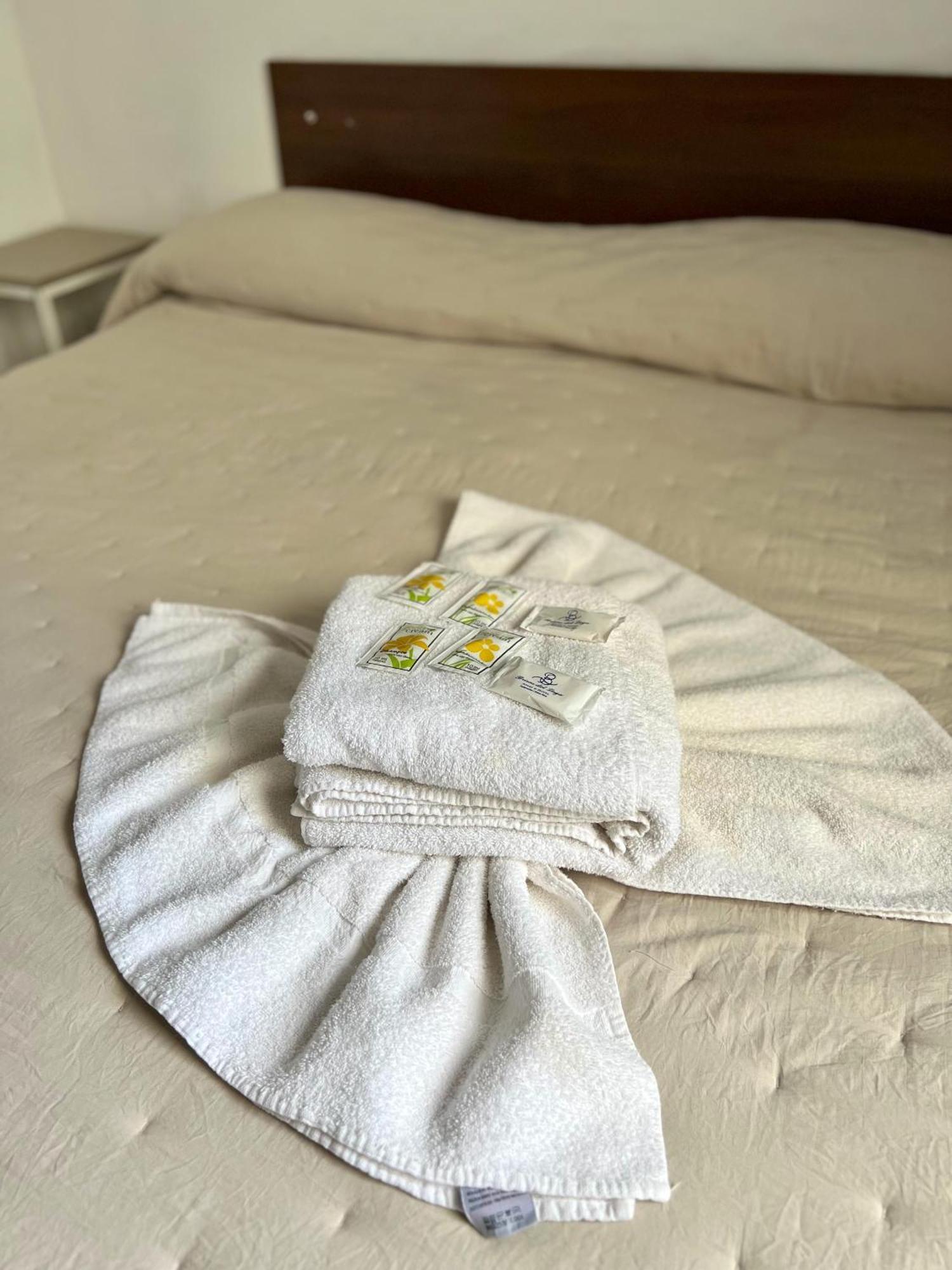 Brisas Del Lago Apartamentos Colón Kültér fotó