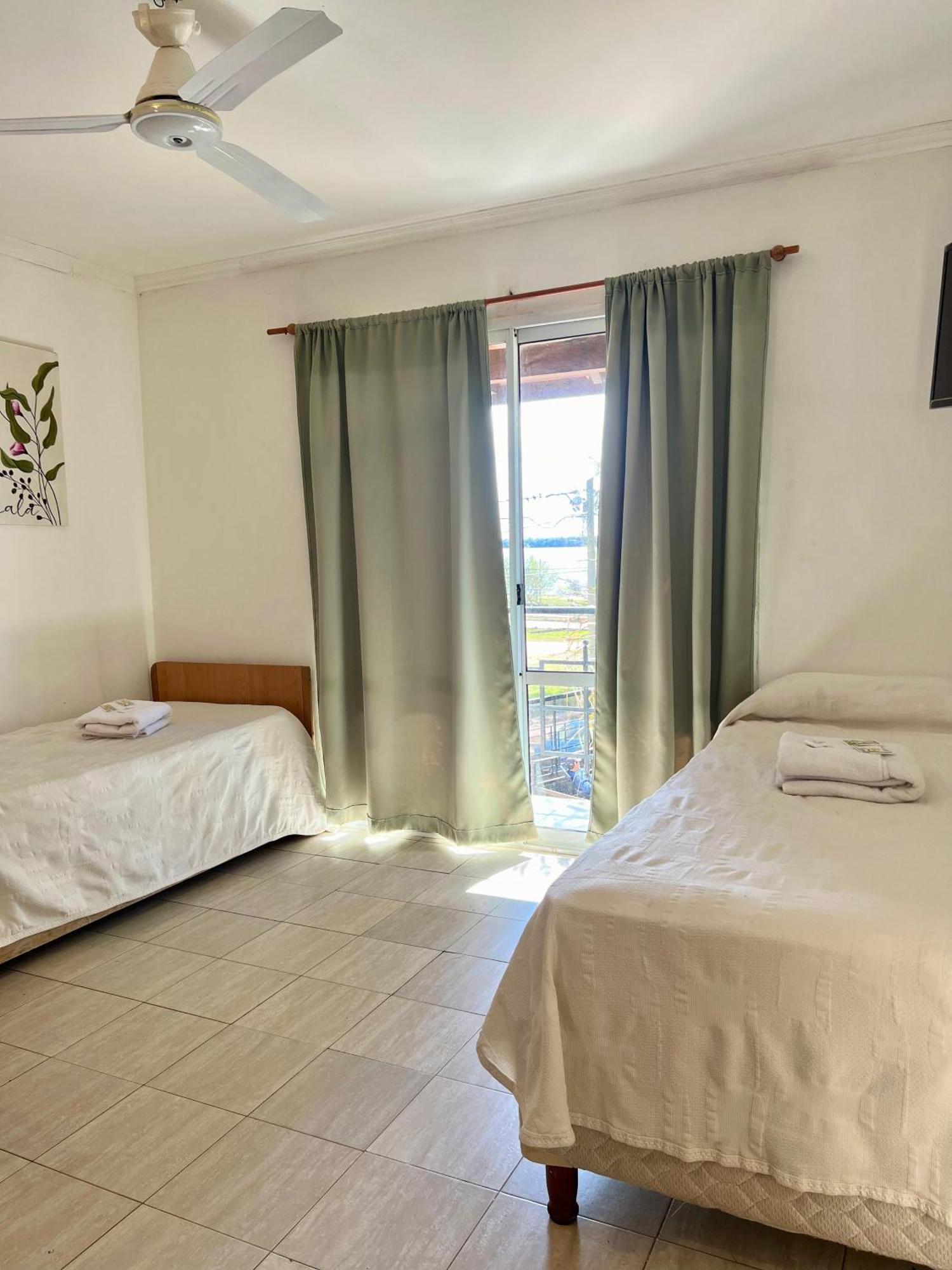 Brisas Del Lago Apartamentos Colón Kültér fotó